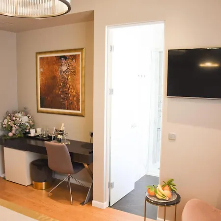 Luxury Fortuna Apartman *